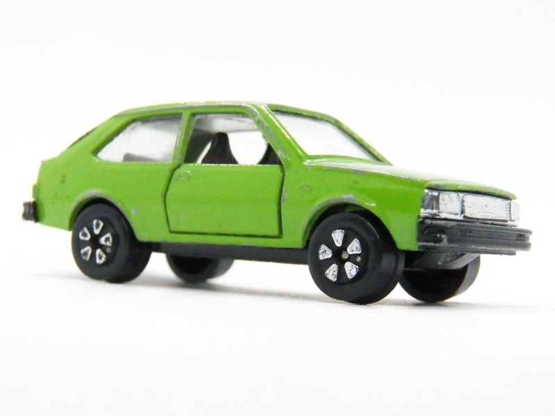 Illustration for article titled Playart 1:64 Volvo 343